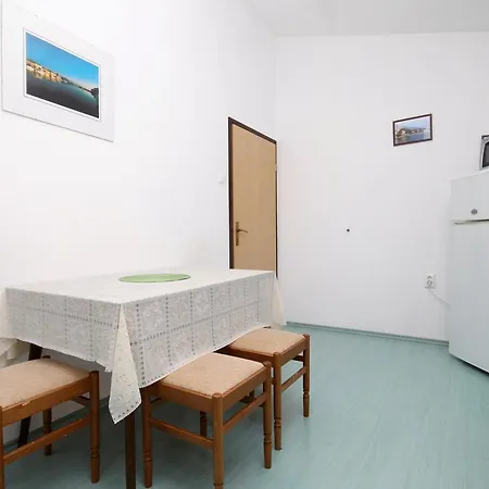 Studio Slatine 9453b דירה