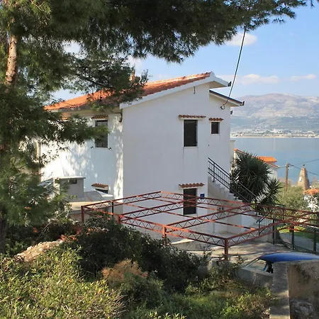 Studio Slatine 9453b * טרוגיר